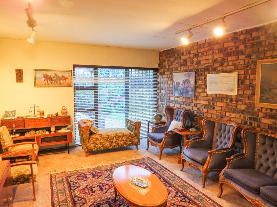 4 Bedroom Property for Sale in Heuwelsig Free State